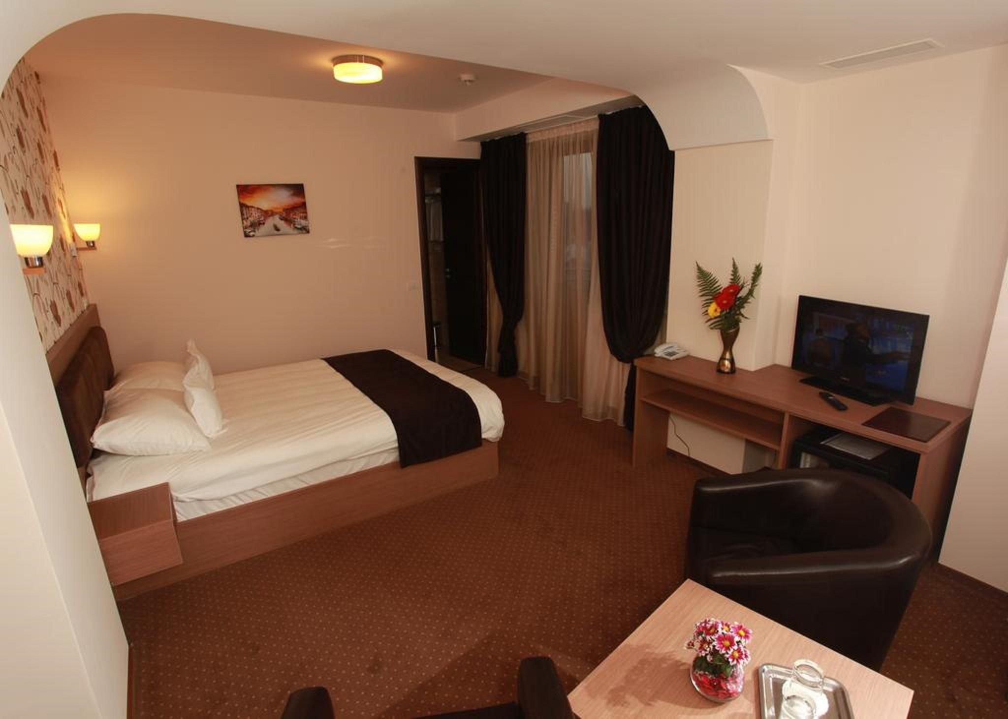 West Plaza Hotel Bucharest Exterior photo