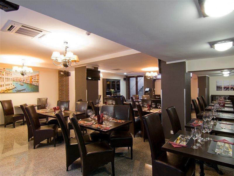 West Plaza Hotel Bucharest Exterior photo